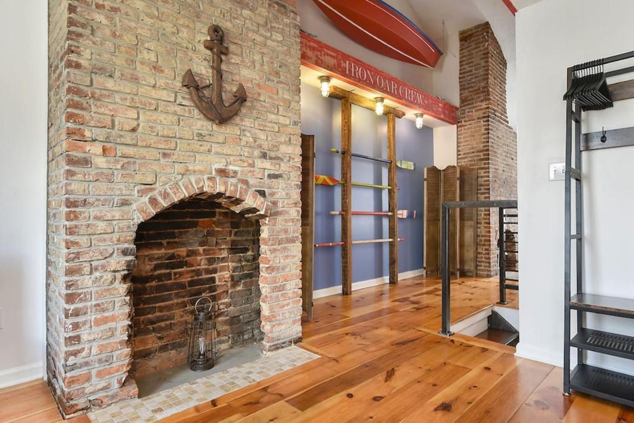 Casa de férias Boat House - Beautiful Custom Space, Two King Beds Pittsburgh