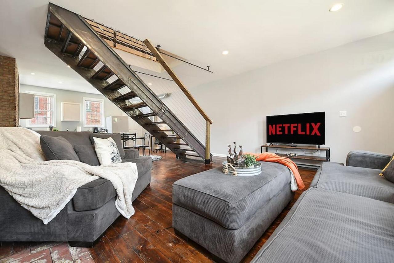 Boat House - Beautiful Custom Space, Two King Beds *