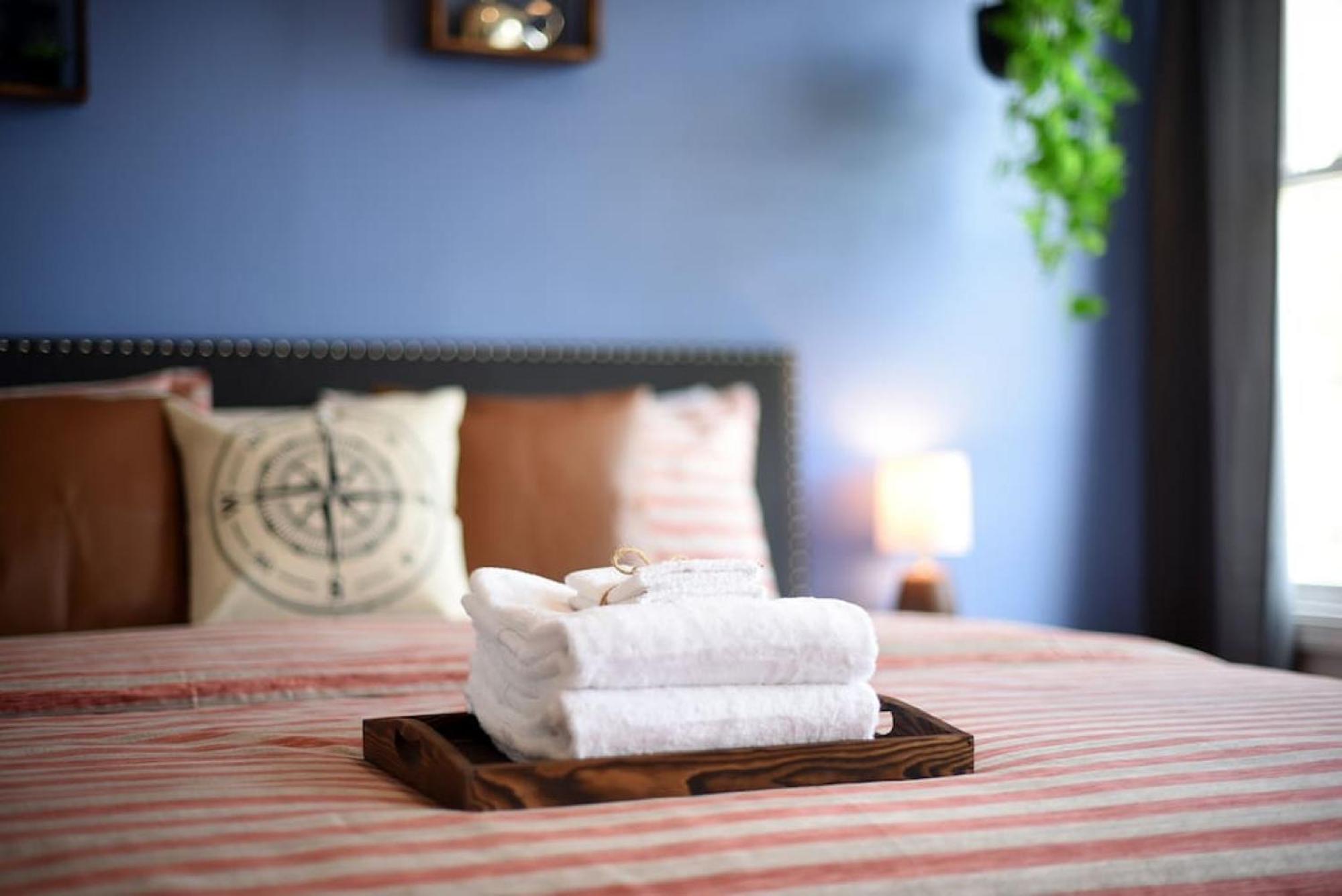 Casa de férias Boat House - Beautiful Custom Space, Two King Beds Pittsburgh