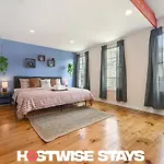 Boat House - Beautiful Custom Space, Two King Beds