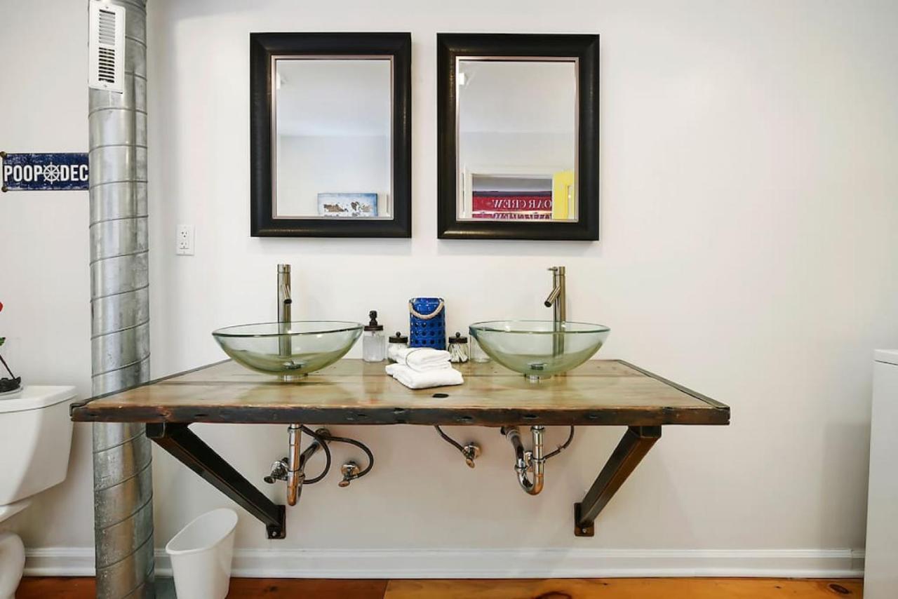 Holiday home Boat House - Beautiful Custom Space, Two King Beds Pittsburgh